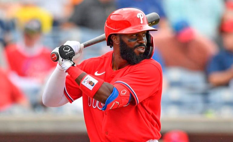 Nats sign ex Pirate